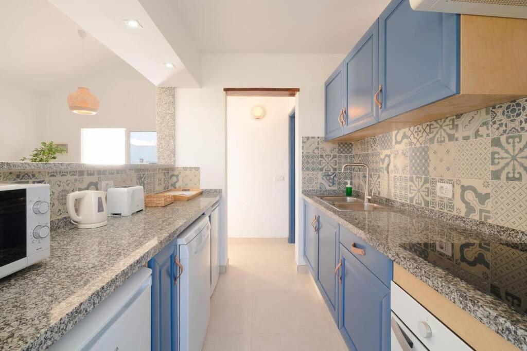 Luxurious Bungalow A2 In A Quiet Complex With Pool 100M From The Sea Charco del Palo Eksteriør bilde