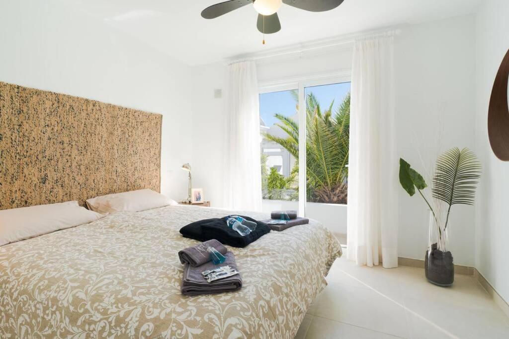 Luxurious Bungalow A2 In A Quiet Complex With Pool 100M From The Sea Charco del Palo Eksteriør bilde