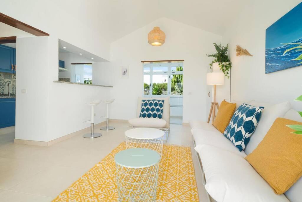 Luxurious Bungalow A2 In A Quiet Complex With Pool 100M From The Sea Charco del Palo Eksteriør bilde