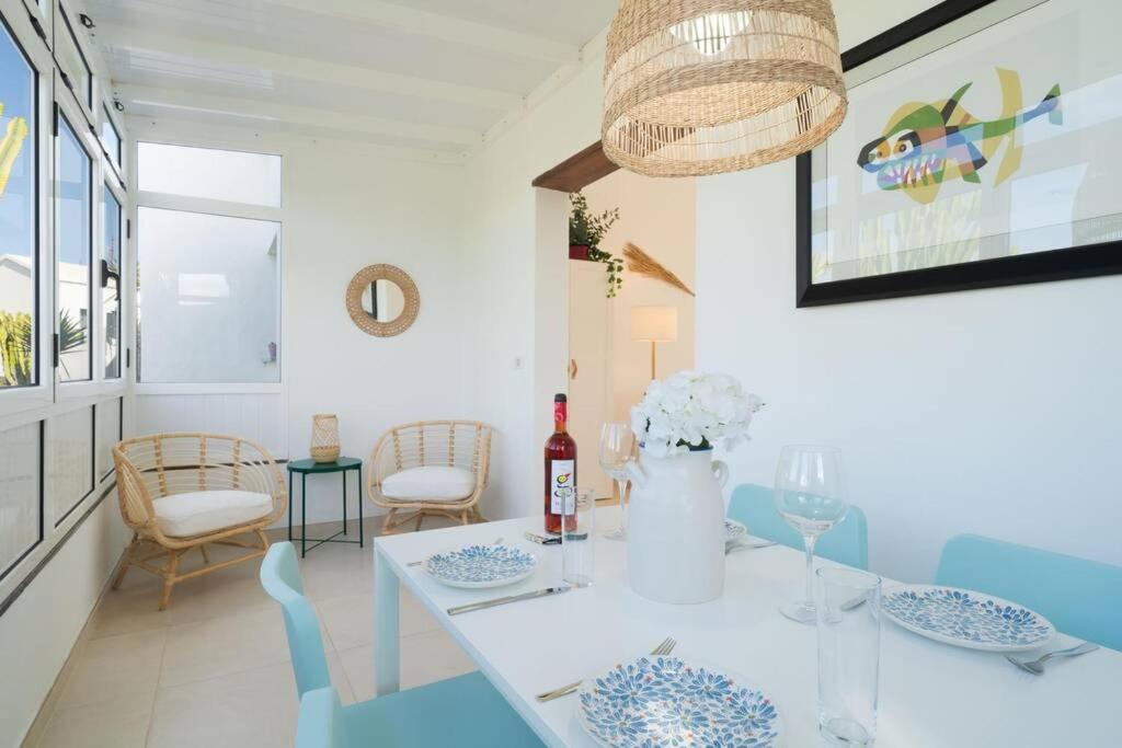 Luxurious Bungalow A2 In A Quiet Complex With Pool 100M From The Sea Charco del Palo Eksteriør bilde