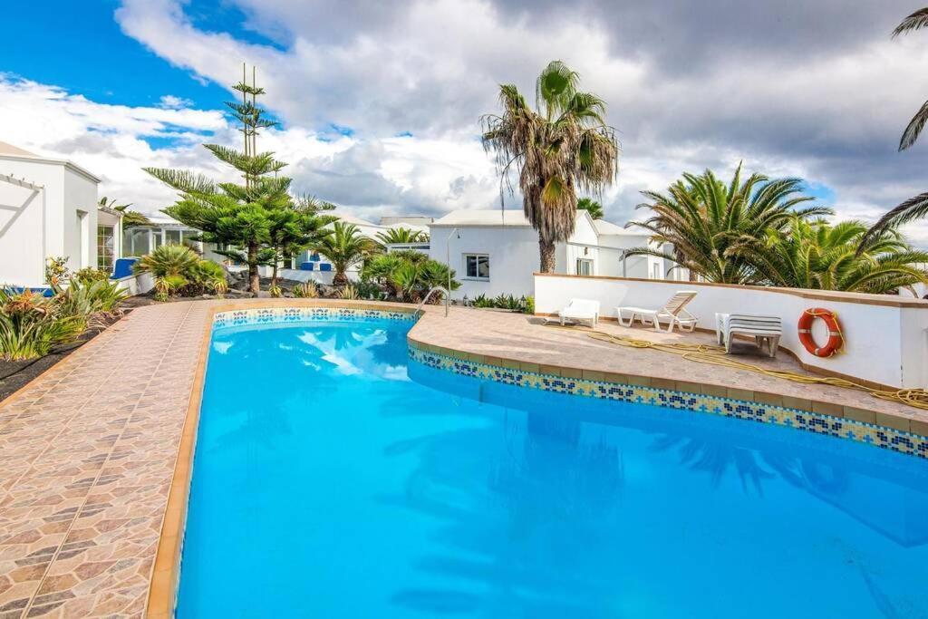 Luxurious Bungalow A2 In A Quiet Complex With Pool 100M From The Sea Charco del Palo Eksteriør bilde