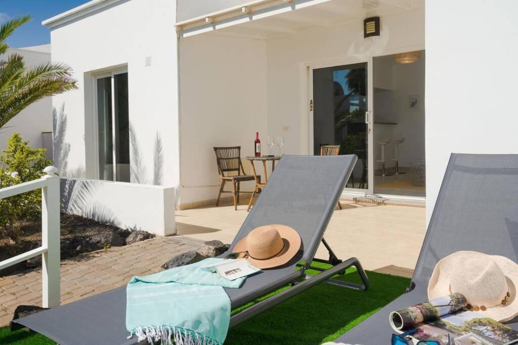Luxurious Bungalow A2 In A Quiet Complex With Pool 100M From The Sea Charco del Palo Eksteriør bilde