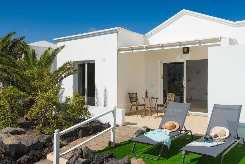 Luxurious Bungalow A2 In A Quiet Complex With Pool 100M From The Sea Charco del Palo Eksteriør bilde